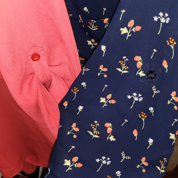 3/$30 New York and company Blouses Size: XL - Picture 7 of 11